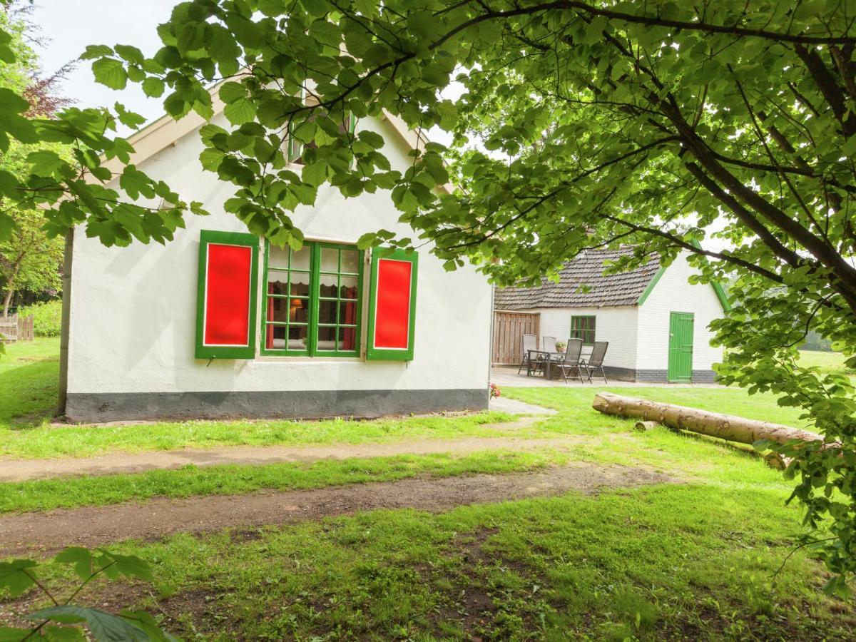 Cozy Holiday Home Near Forest In Baarn Exterior photo