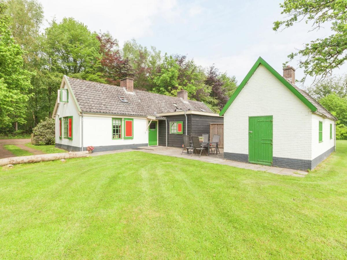 Cozy Holiday Home Near Forest In Baarn Exterior photo